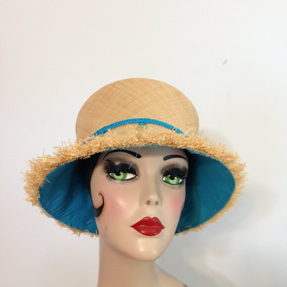 Woman's Summer Straw Hat-- NEW - Picture 2 of 3